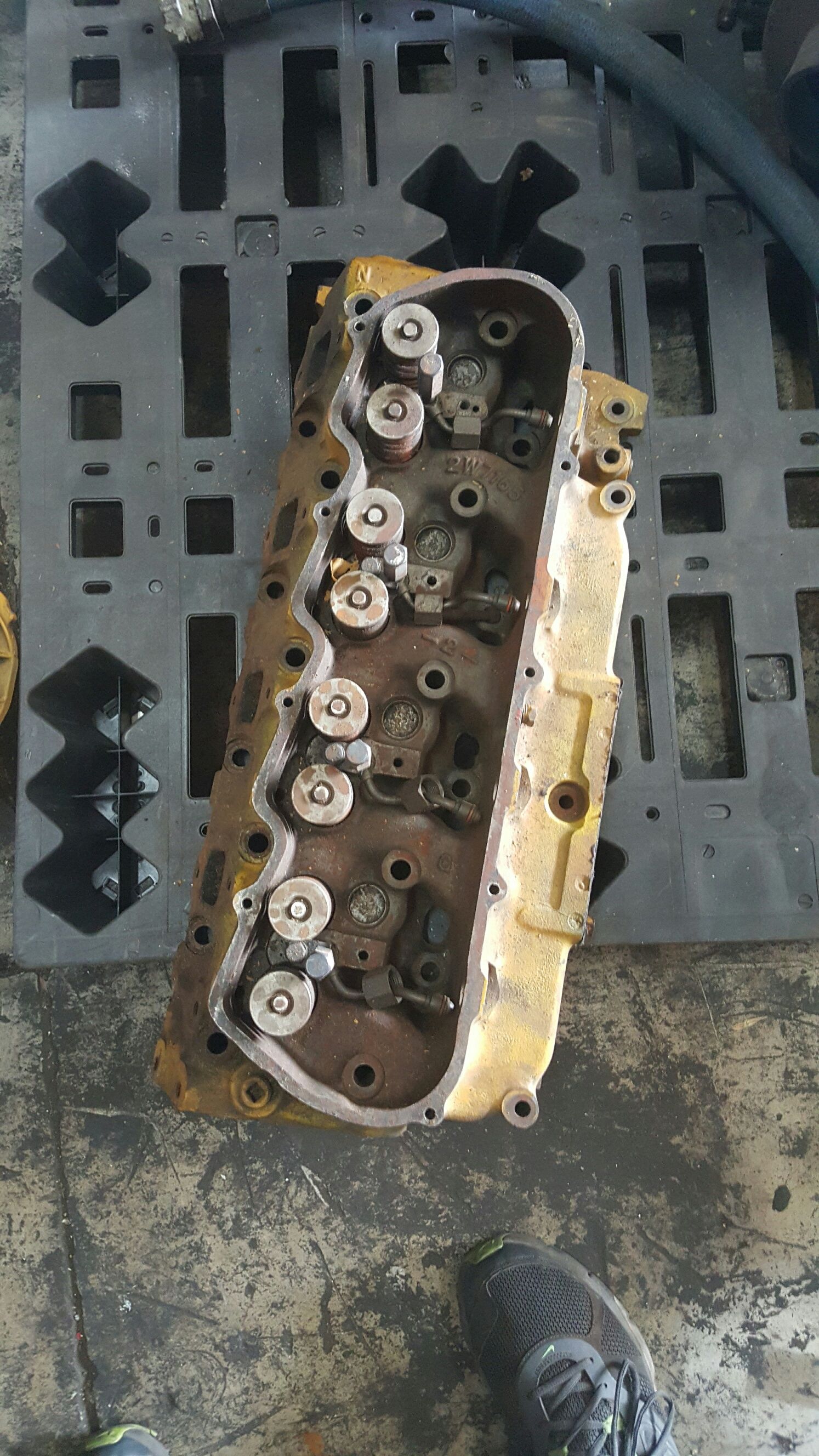 Caterpillar 3208 head used