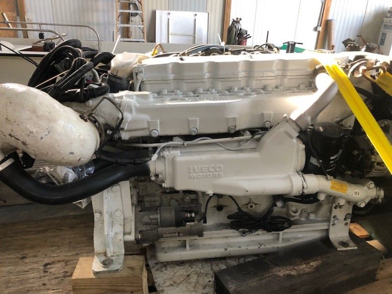 Iveco/Cummins5.9L Cummins/Iveco used /rbt Marine Engines