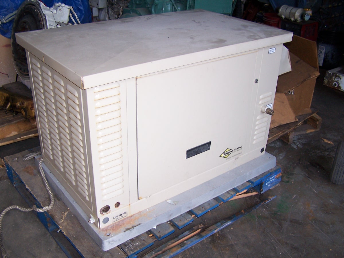 Generac 12 KW USED Propane or Natural Gas GEN SET