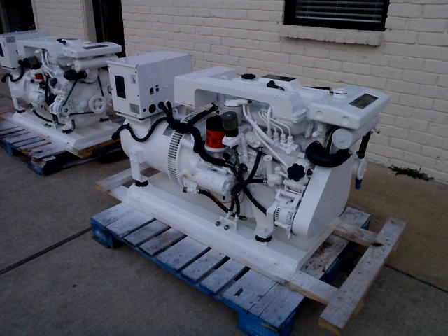 NORTHERN LIGHTS 4276 30 KW MARINE GEN SET