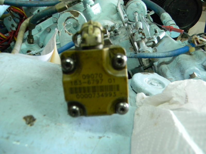 CAT, DETROIT DIESEL Used and core Injectors.