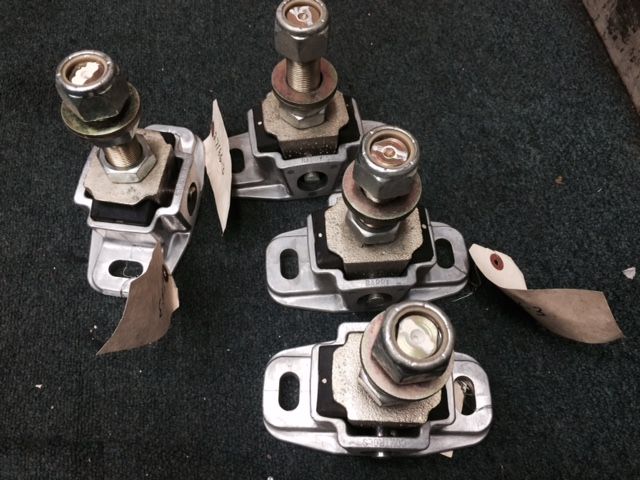 CUMMINS 6CT engine mounts by Cummins/Sturdy 