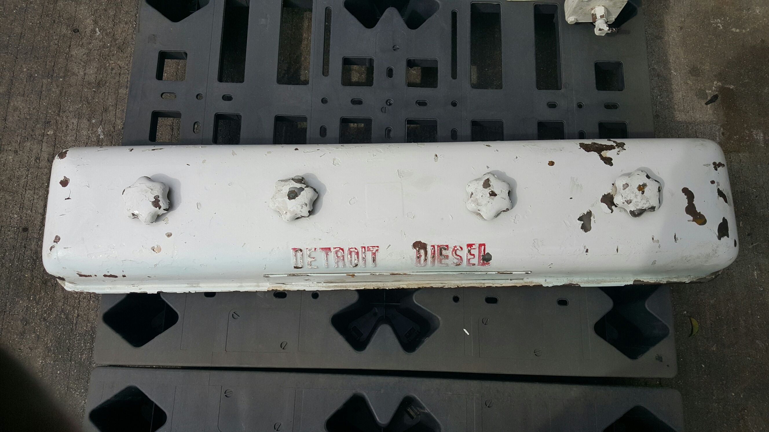 DETROIT DIESEL Used 6-71N  valve cover 