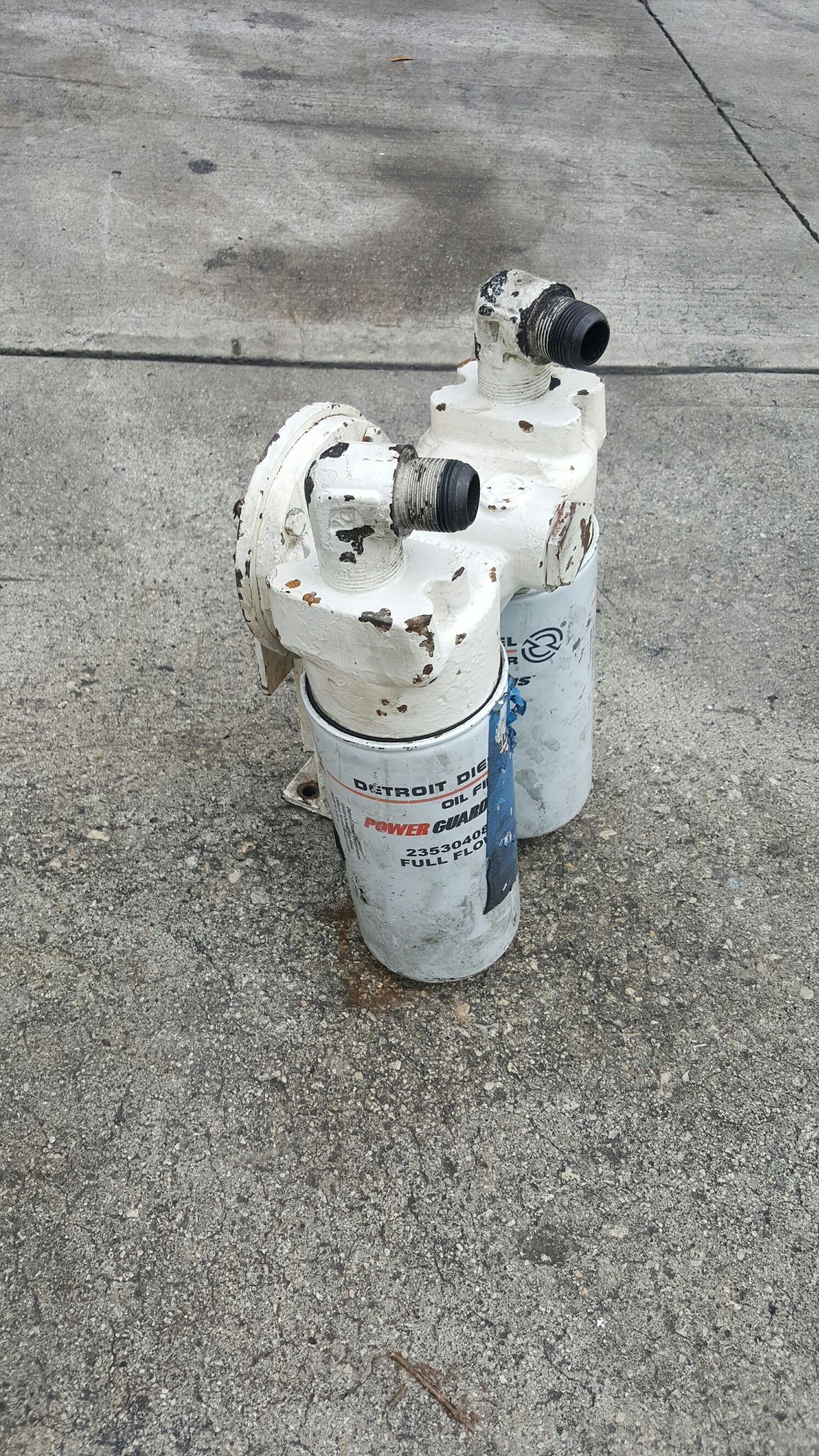 Detroit Diesel OIl filter housings Detroit Diesel 