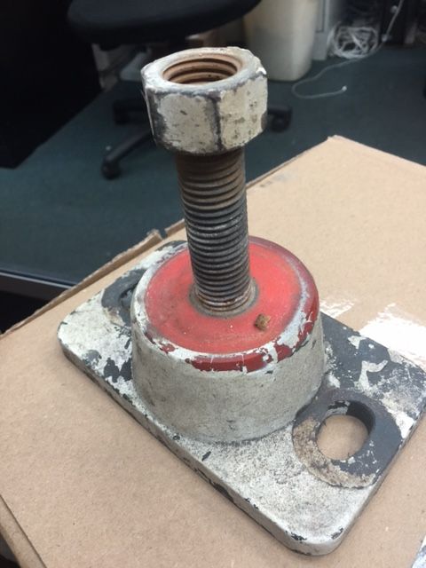 Bar Vibration isolator single stud 