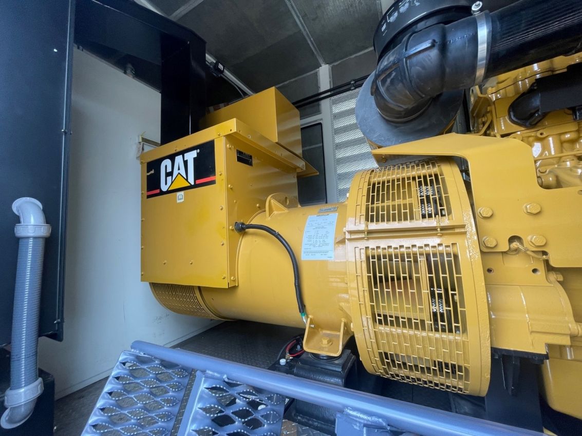 Caterpillar C18 Diesel Industrial generator set 